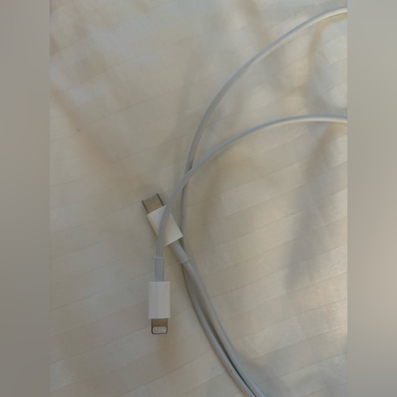 Apple charger lightning to usb c - Picture 1 of 2